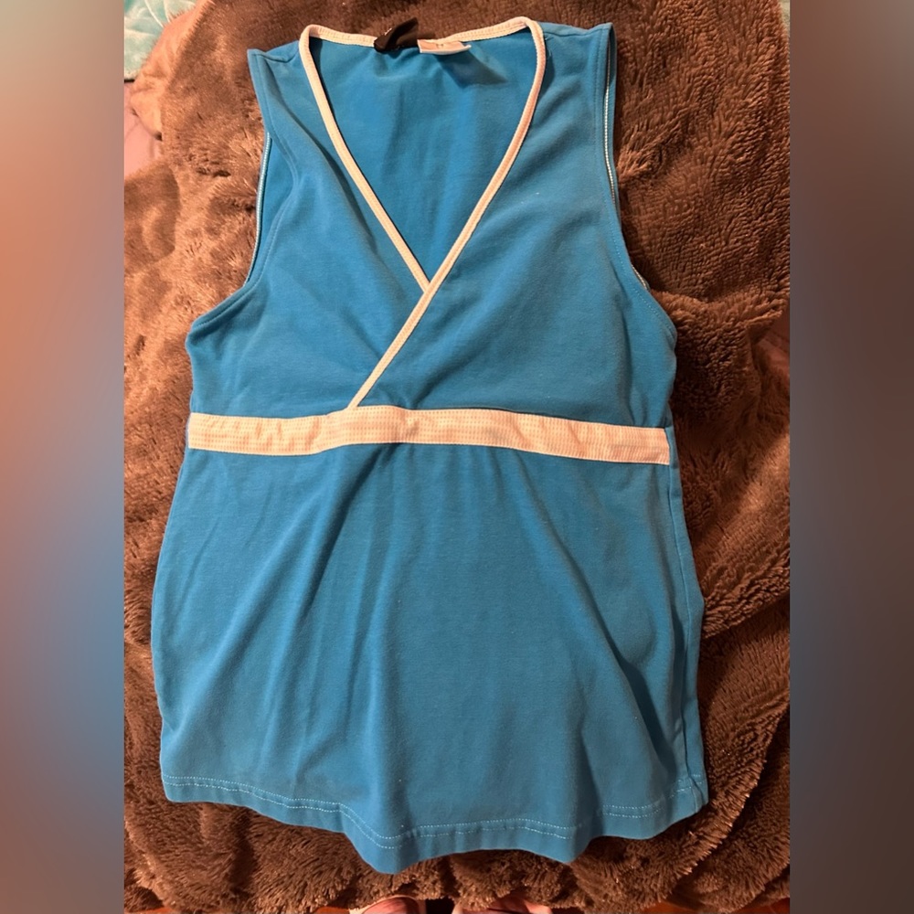 Mossimo V neck Tank Turquoise and white Sz M $8